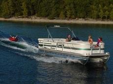 Fisher Freedom 221 DLX  2004 Boat specs