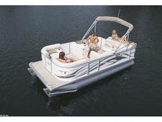 Crest II LE 18 2008 Boat specs