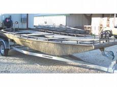 Gator Trax Gator Hide 20 x 62 (4 man) 2009 Boat specs