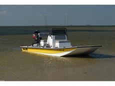Majek 25 RFL 2009 Boat specs