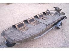 Gator Trax Gator Hide 20 x 62 (4 man) 2010 Boat specs