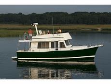 Mainship Expedition 2010 Boat specs