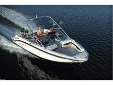 Chaparral 226 SSi WT 2012 Boat specs