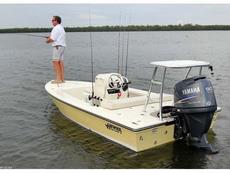 Hewes Redfisher 16 2012 Boat specs