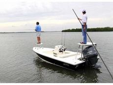 Hewes Redfisher 18 2012 Boat specs
