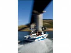Malibu Wakesetter VLX  2012 Boat specs