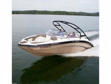 Yamaha 242 Limited S 2012 Boat specs