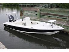 Hewes Redfisher 18 2013 Boat specs