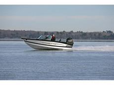Lund 1775 Crossover XS 2013 Boat specs