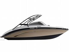 Yamaha 242 Limited S 2013 Boat specs