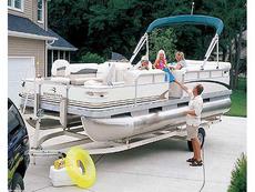 Bennington 205 FS 2005 Boat specs