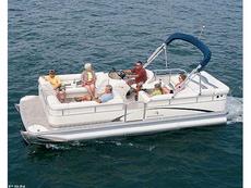 Bennington 2275 LX 2005 Boat specs