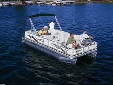 Crest Family DL 2200 2005 Boat specs