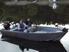 Crestliner Canadian 18 SC 2005 Boat specs
