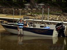Crestliner Serenity 2000 2005 Boat specs