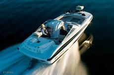 Larson Escape 204 I/O 2005 Boat specs