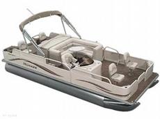 Monark Marine Signature Fish 226 CR (Changing Room) 2005 Boat specs