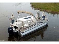 Premier Boats 240 Explorer 2005 Boat specs