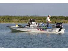 Blue Wave 220 Super Tunnel 2006 Boat specs
