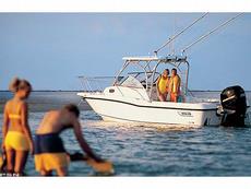 Boston Whaler 235 Conquest 2006 Boat specs