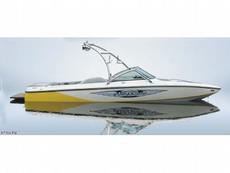 Centurion Air Warrior Elite Bowrider 2006 Boat specs
