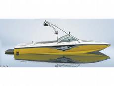 Centurion Typhoon C4 2006 Boat specs