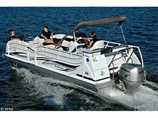 JC Manufacturing TriToon 226 O/B 2006 Boat specs