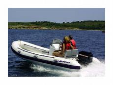Mercury V-520 White (Hypalon) 2006 Boat specs