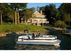 Avalon Excalibur - 29 Foot 2007 Boat specs