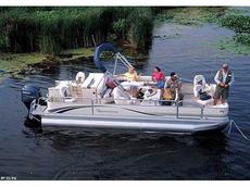 Bennington 2275 FSi 2007 Boat specs