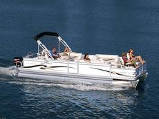 Crest Family Fisherman 25 2007 Boat specs