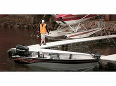 Crestliner Canadian 18 SC 2007 Boat specs