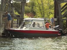 Jetcraft 2025 Discovery Hard Top 2007 Boat specs
