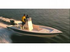 Pathfinder 2200 Tournament Edition 2007 Boat specs
