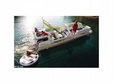 PlayCraft Powertoon 2600 I/O 2007 Boat specs
