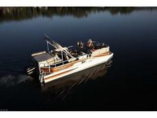 Crestliner Grand Cayman 2585 Tritoon 2008 Boat specs