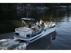 Crestliner Grand Cayman 2685 I/O Tritoon 2008 Boat specs