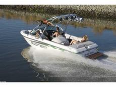 Ski Supreme 220SP  2008 Boat specs