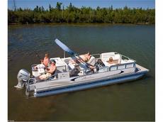 Avalon Rear Fish 22 ft. 2009 Boat specs