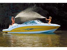 Chaparral Sunesta 224  2009 Boat specs