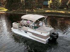 Crestliner Grand Cayman 2185 2009 Boat specs