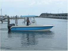 Twin Vee Catamarans 22 ft. Center Console 2009 Boat specs