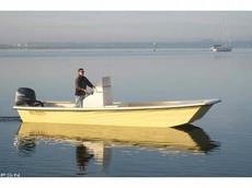 Jones Brothers Marine Bateau 23 2010 Boat specs