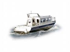 Kingfisher 3050 2010 Boat specs