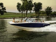 MasterCraft 255V 2010 Boat specs