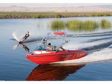 Sanger D215 2010 Boat specs