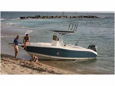 Striper 2305 Center Console 2010 Boat specs