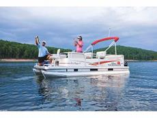 Sun Tracker Bass Buggy 18 2010 Boat specs