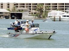 Blue Wave 220 Super Tunnel Deluxe 2011 Boat specs
