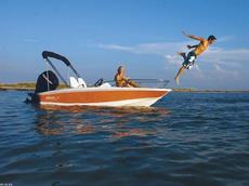 Boston Whaler 130 Super Sport 2011 Boat specs